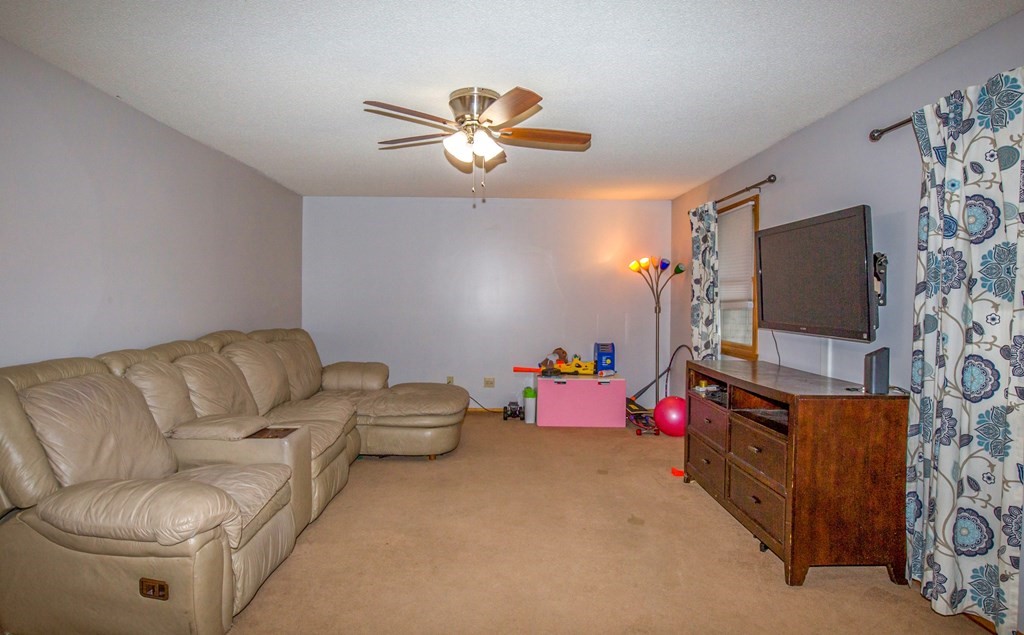 371 Rondeau Street Palmer, MA 01069 - Photo 14 of 33 Gallery Image 14