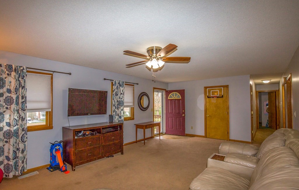 371 Rondeau Street Palmer, MA 01069 - Photo 15 of 33 Gallery Image 15