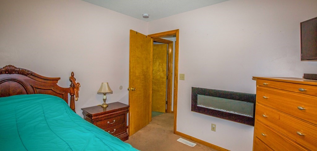 371 Rondeau Street Palmer, MA 01069 - Photo 20 of 33 Gallery Image 20