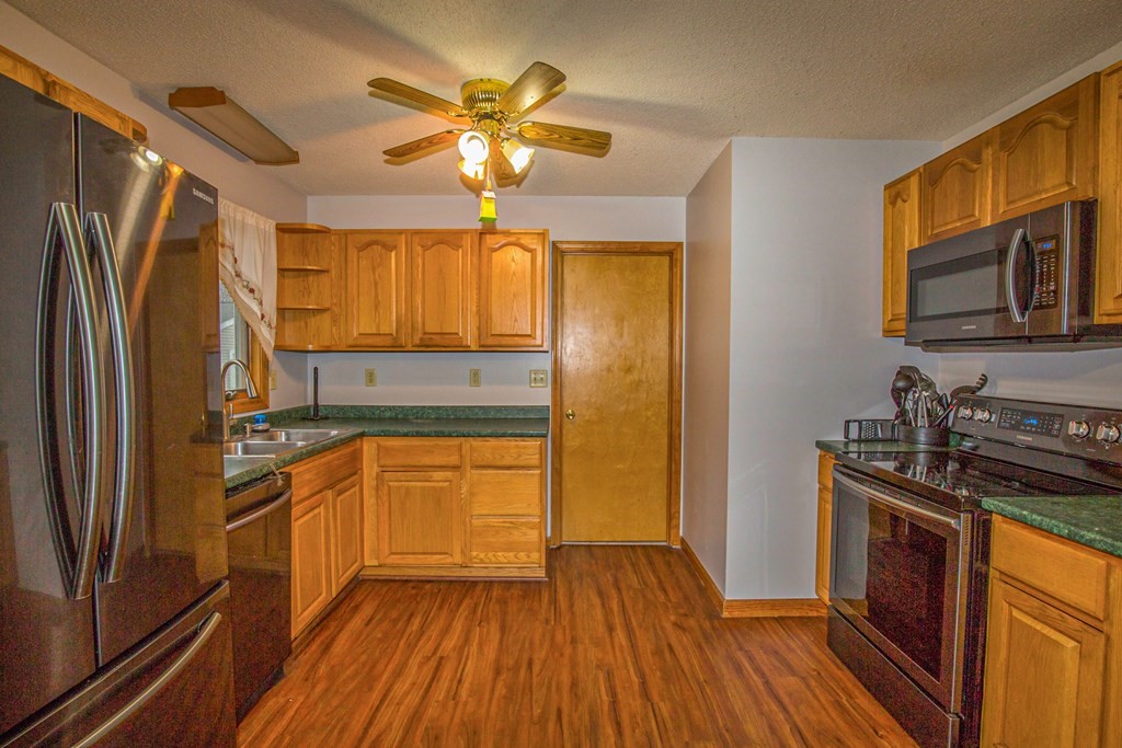 371 Rondeau Street Palmer, MA 01069 - Photo 6 of 33 Gallery Image 6