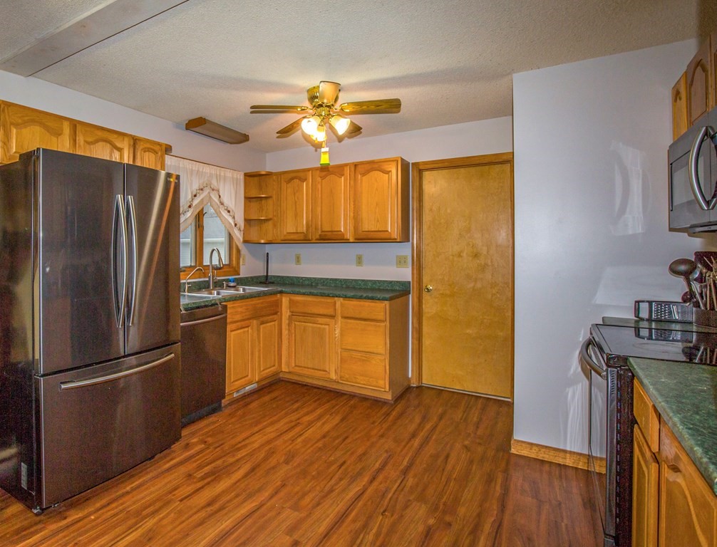 371 Rondeau Street Palmer, MA 01069 - Photo 7 of 33 Gallery Image 7