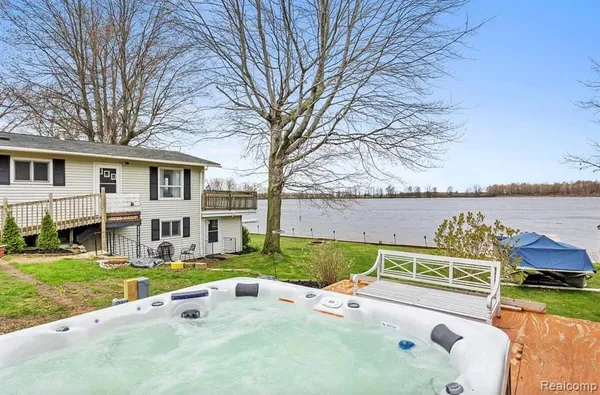 $434,900 | 4991 Lakeview Drive, Coral, MI 49322