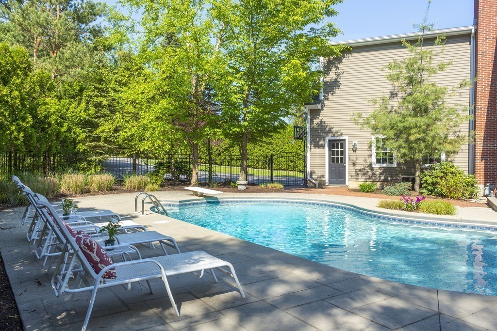 351 Spring Street Shrewsbury, MA 01545 - Photo 26 of 30 Gallery Image 26