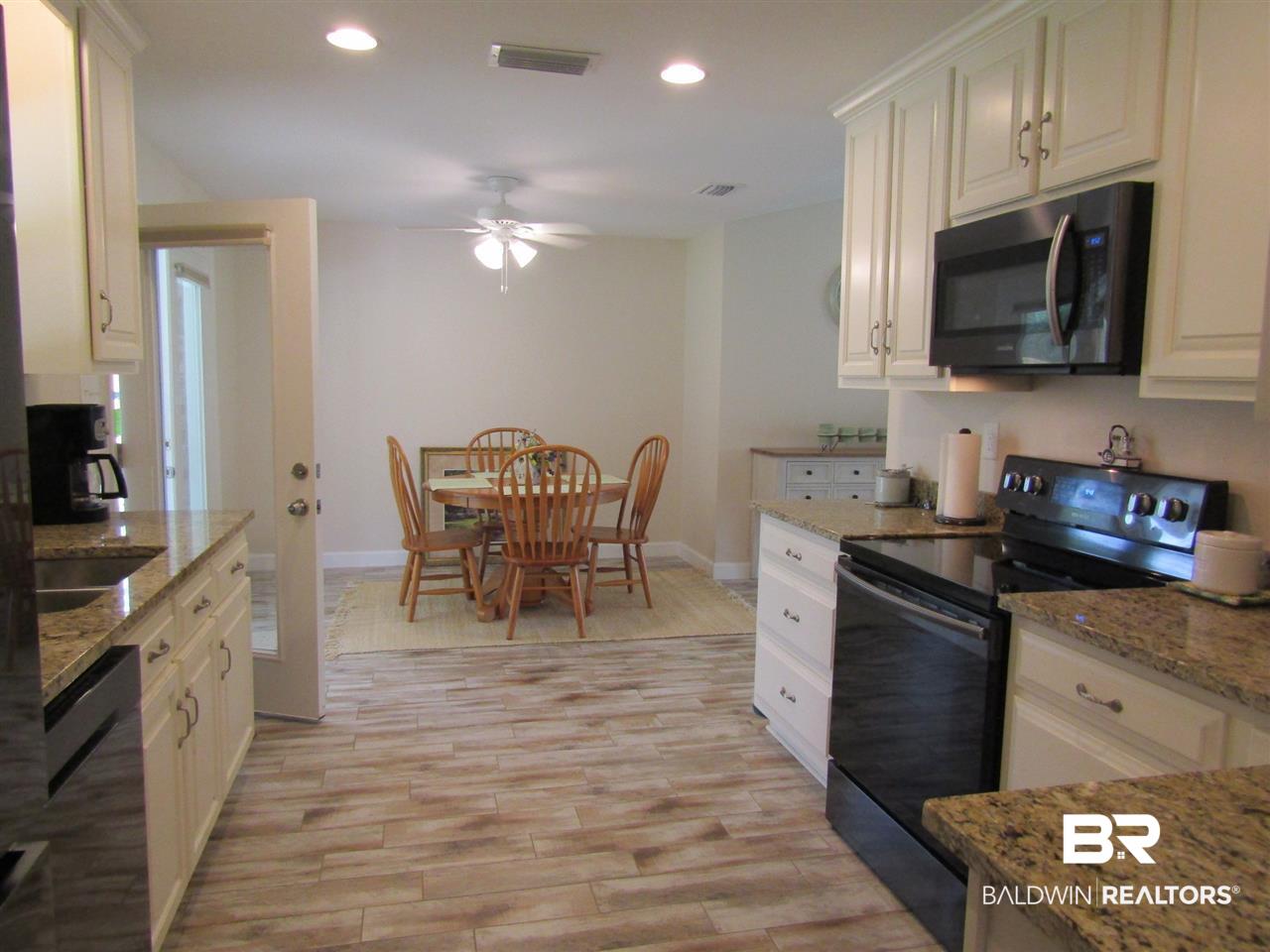 13365 Azalea Street Lillian, AL 36549 - Photo 11 of 31 Kitchen