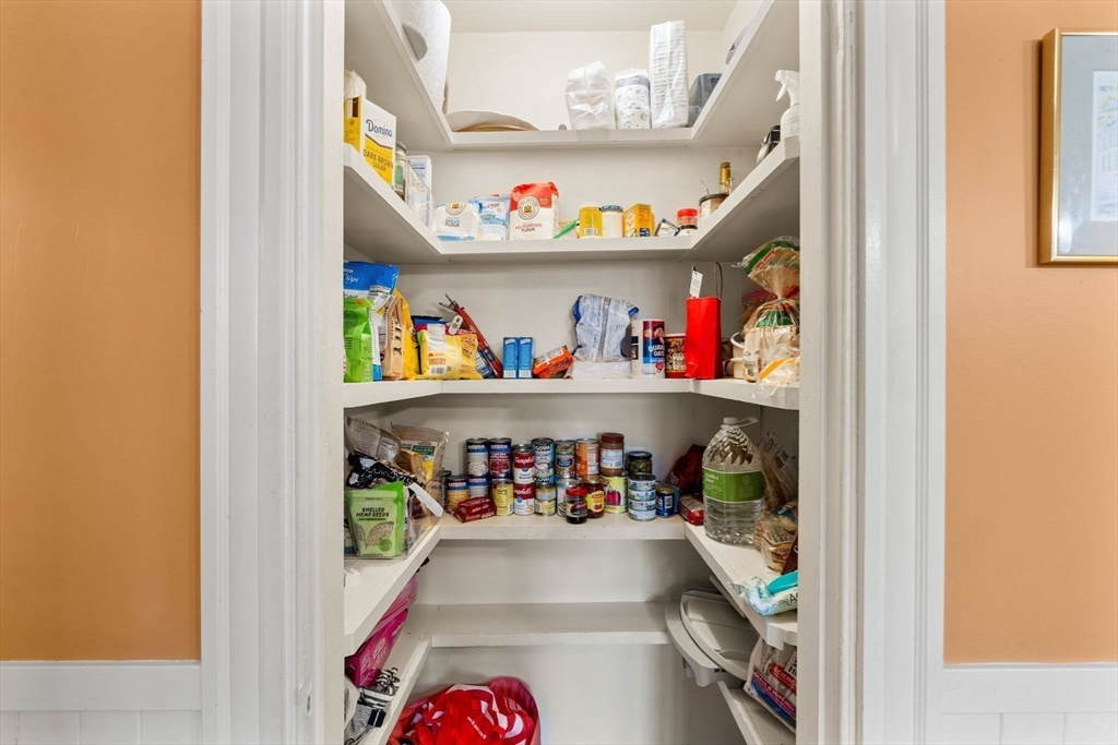 68 Chestnut Street, Unit 2 Brookline, MA 02445 - Photo 11 of 19