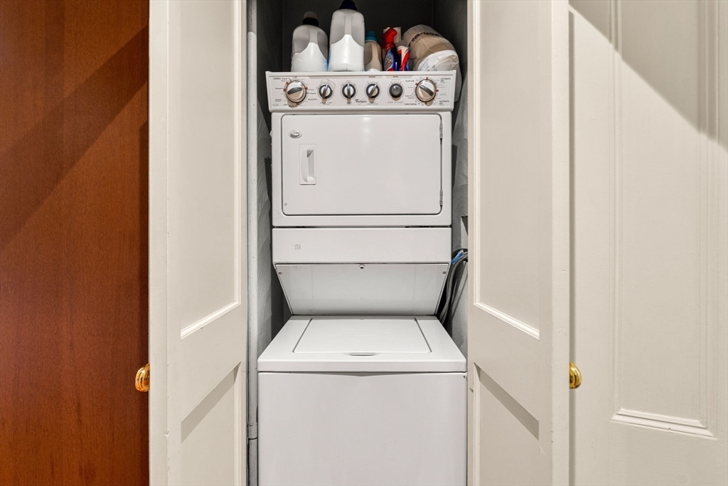 68 Chestnut Street, Unit 2 Brookline, MA 02445 - Photo 18 of 19