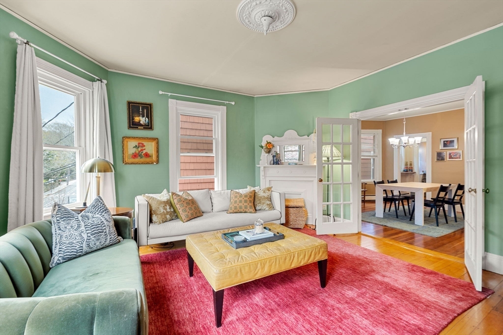 68 Chestnut Street, Unit 2 Brookline, MA 02445 - Photo 3 of 19