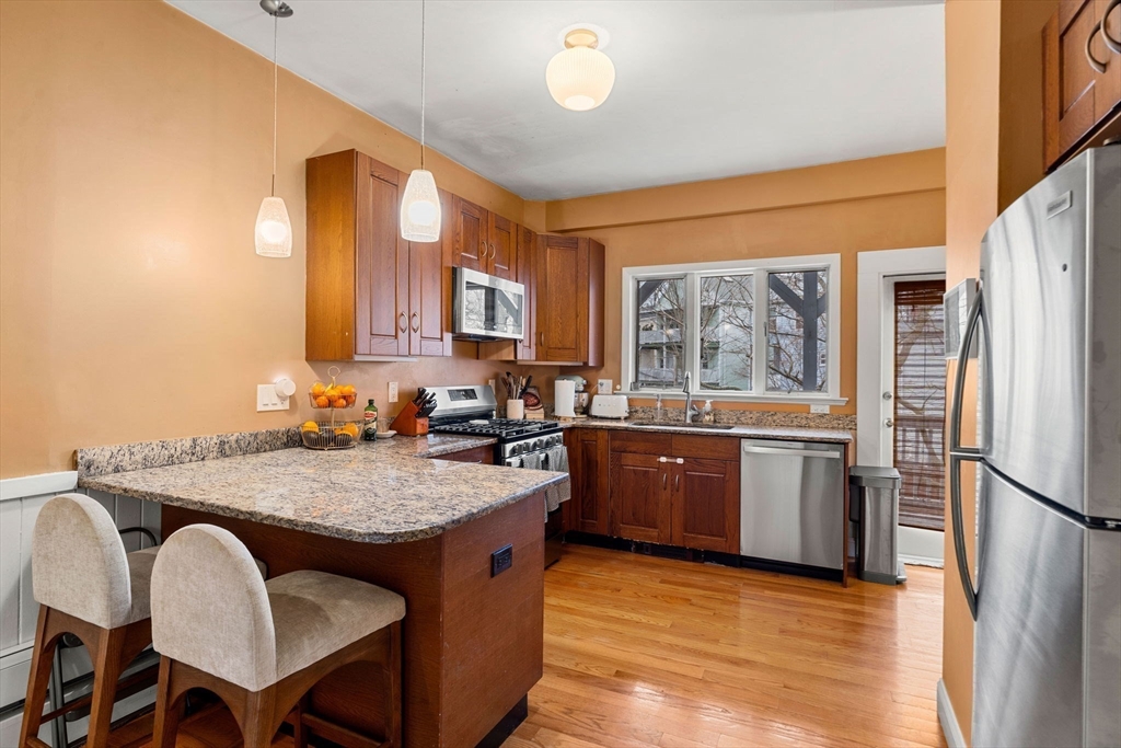 68 Chestnut Street, Unit 2 Brookline, MA 02445 - Photo 8 of 19