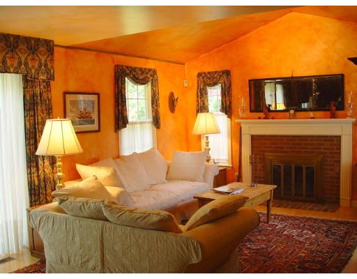 19 Reed Street Lexington, MA 02420 - Photo 4 of 8
