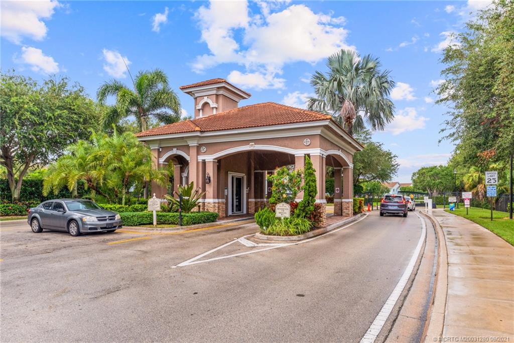 3138 Laurel Ridge Circle Riviera Beach, FL 33404 - Photo 3 of 34 Gallery Image 3
