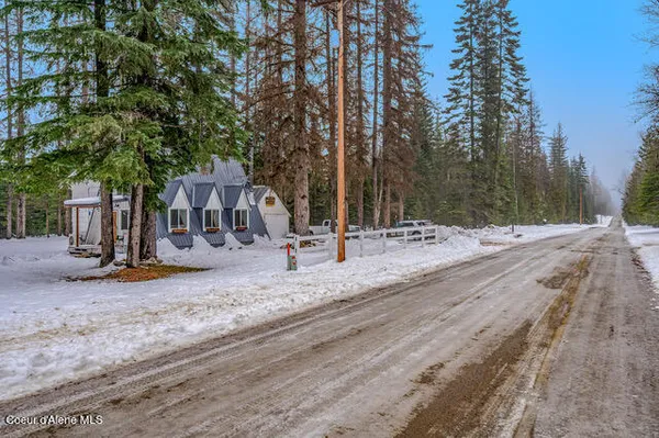 $499,500 | 475 Dry Creek Road, Clark Fork, ID 83811