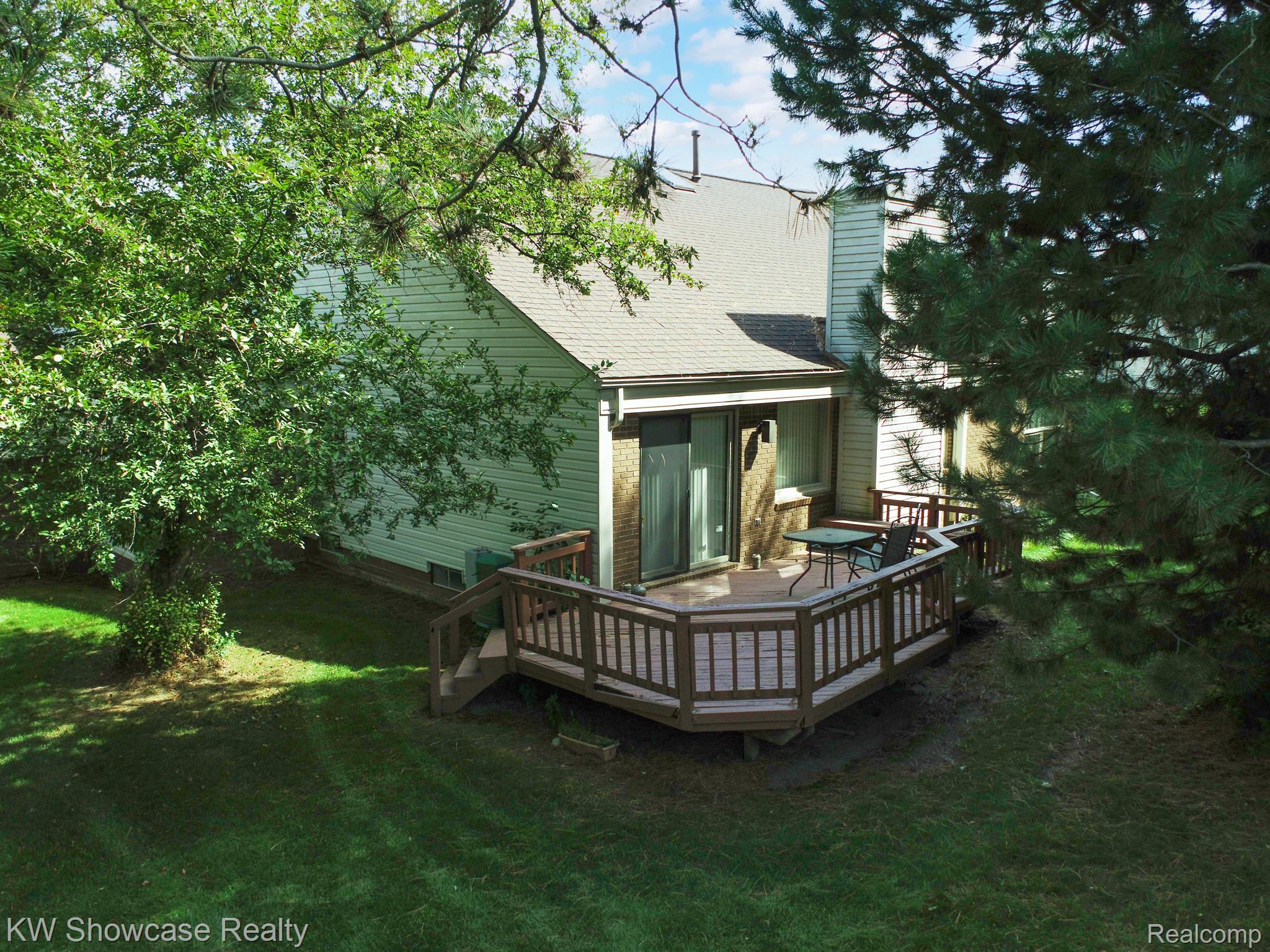 5252 Simpson Lake Road West Bloomfield, MI 48323 - Photo 42 of 55 Gallery Image 42