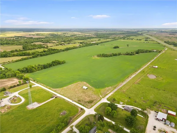 $1,203,600 | 49 Northwest 100th Road, Sheldon, MO 64784