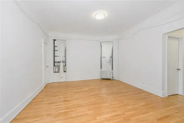 a view of empty room with window