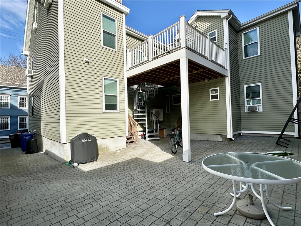 29 Ann Street, Unit 3 Newport, RI 02840 - Photo 9 of 11