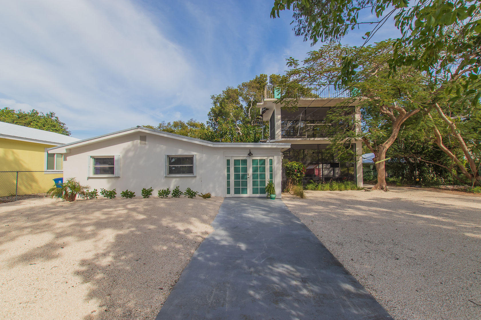 527 Plante Street Key Largo, FL 33037 - Photo 2 of 39 Front View 2