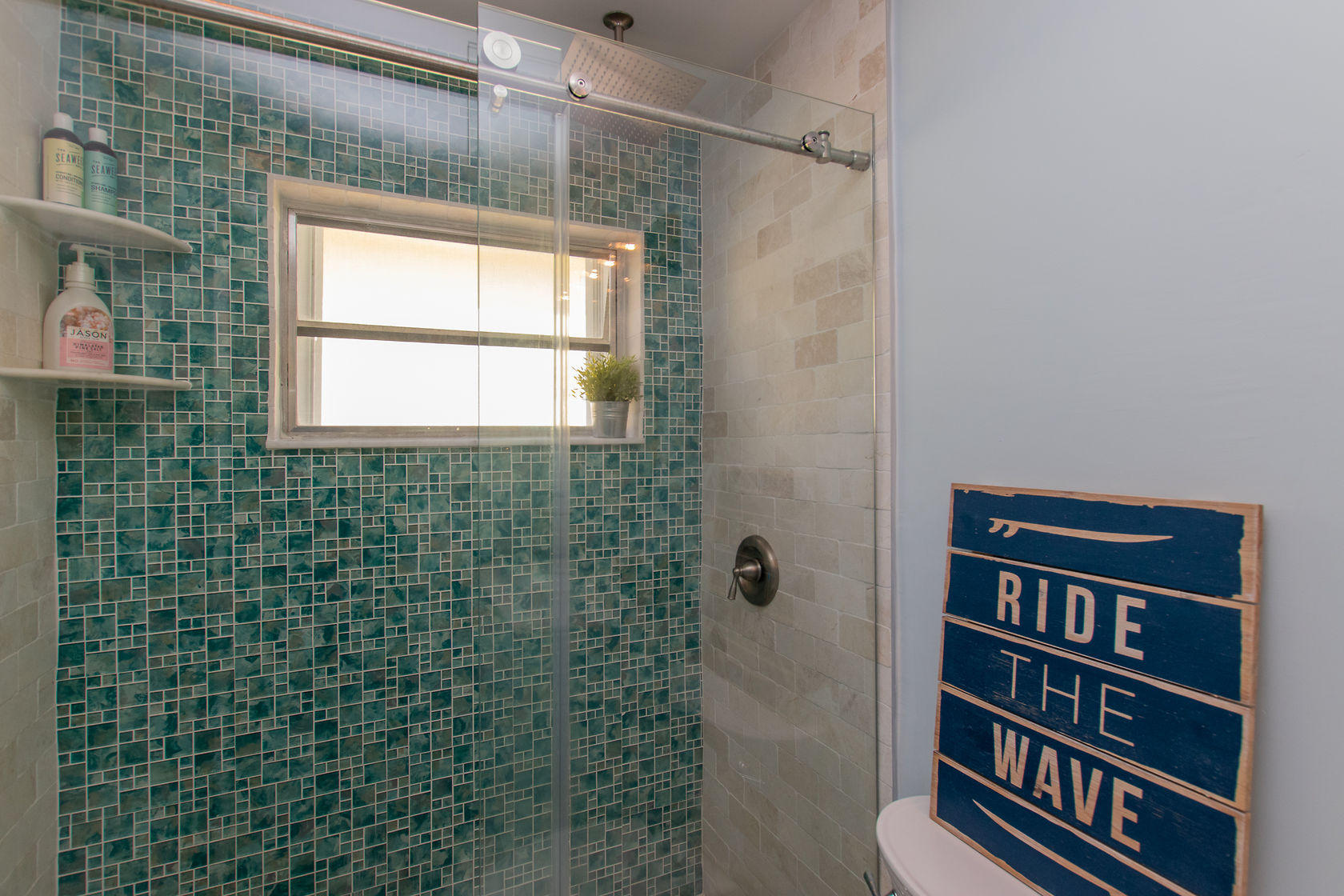 527 Plante Street Key Largo, FL 33037 - Photo 18 of 39 Shower