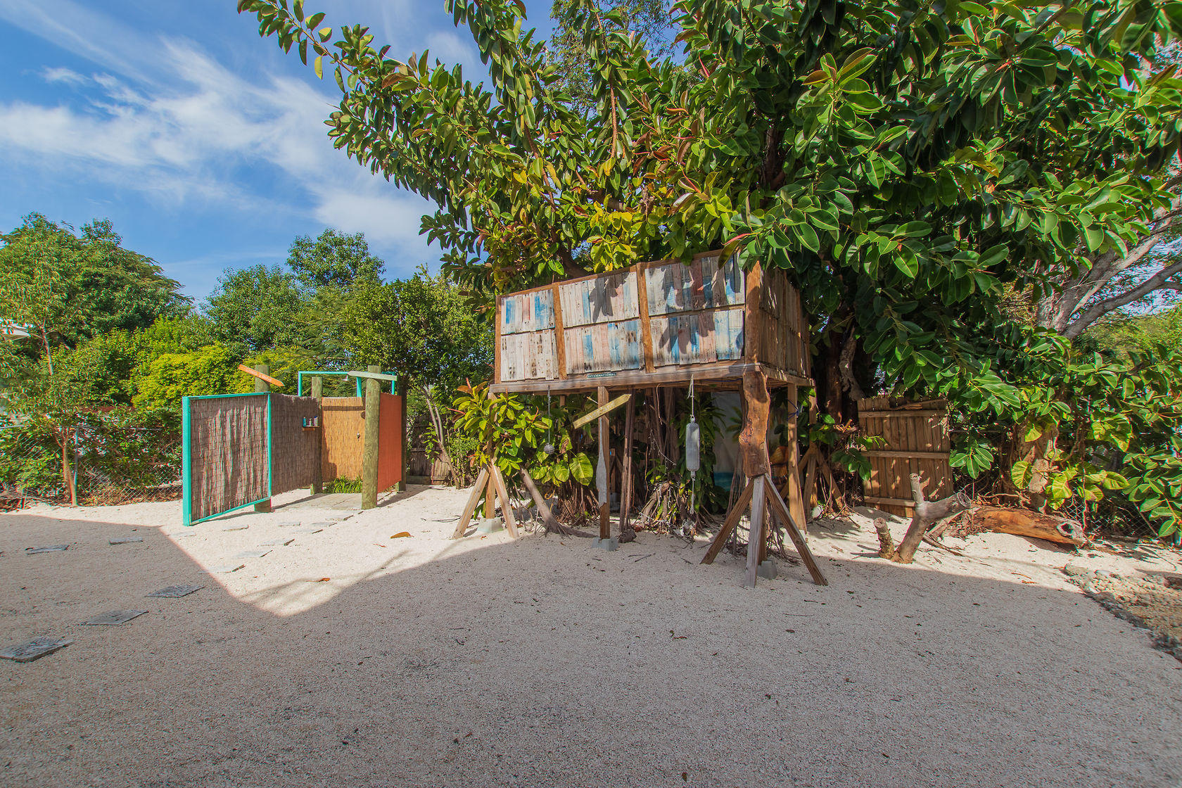 527 Plante Street Key Largo, FL 33037 - Photo 28 of 39 Backyard
