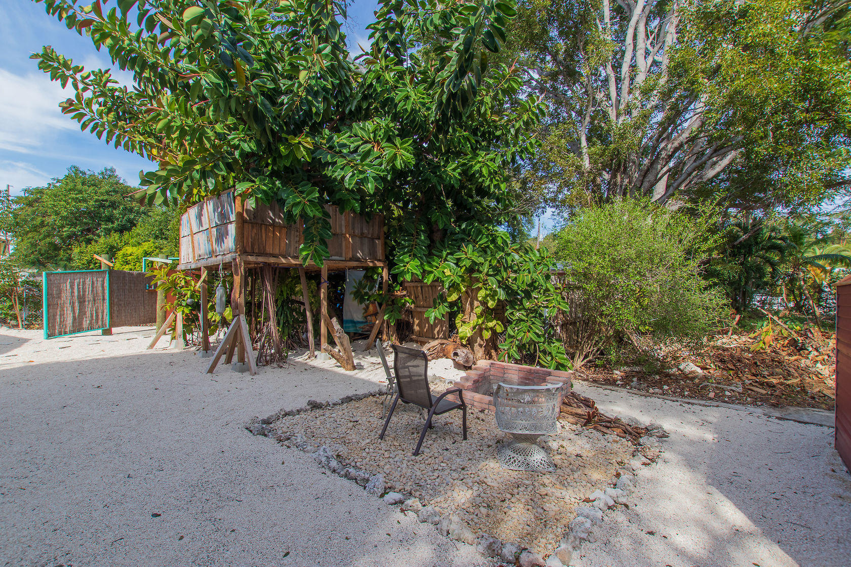 527 Plante Street Key Largo, FL 33037 - Photo 32 of 39 Fire Pit