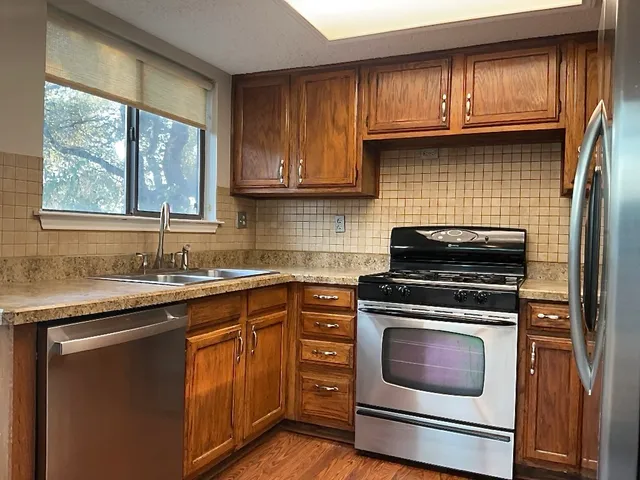 $1,800 | 1003 Thousand Oaks Boulevard, Georgetown, TX 78628