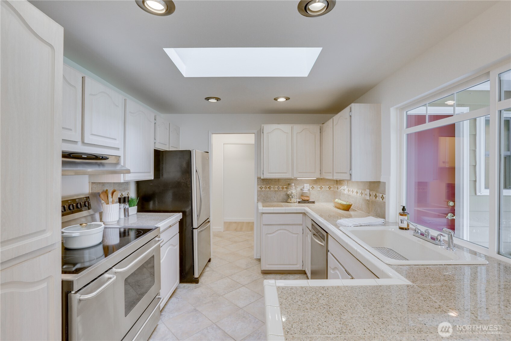 14611 Southeast 167th Place Renton, WA 98058 - Photo 12 of 34