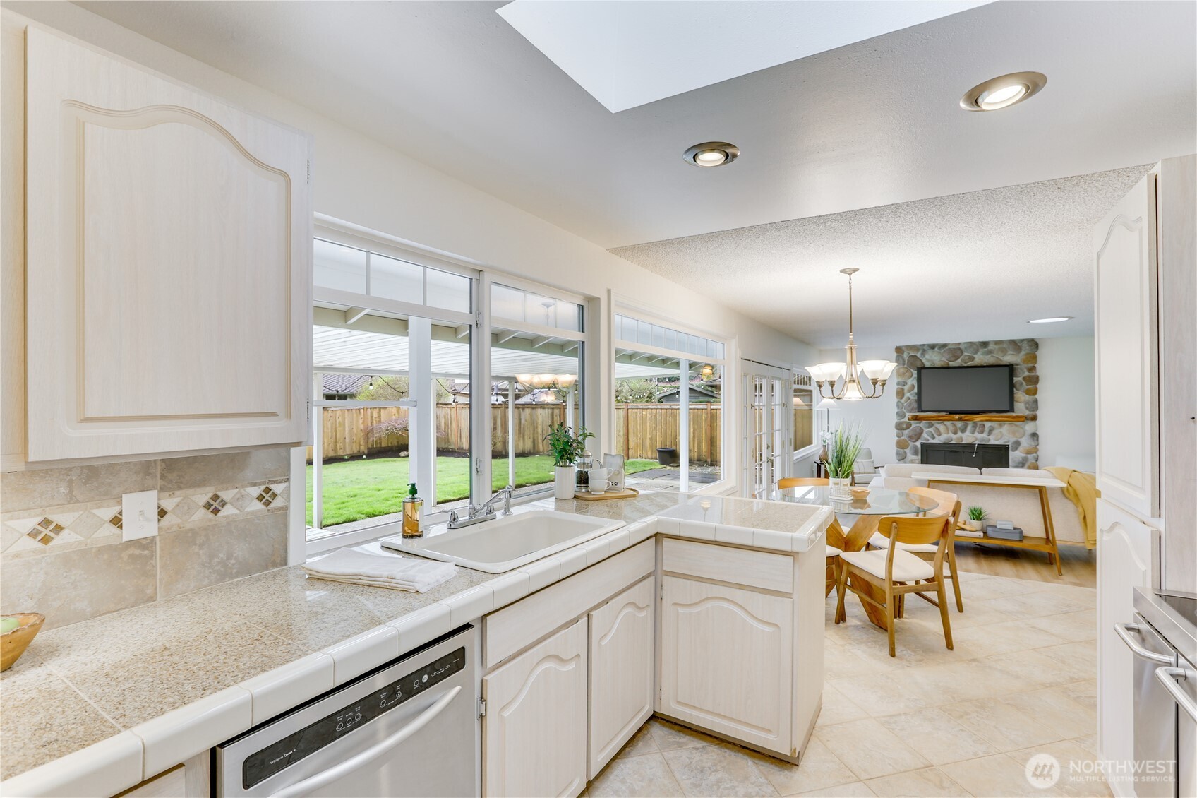 14611 Southeast 167th Place Renton, WA 98058 - Photo 14 of 34