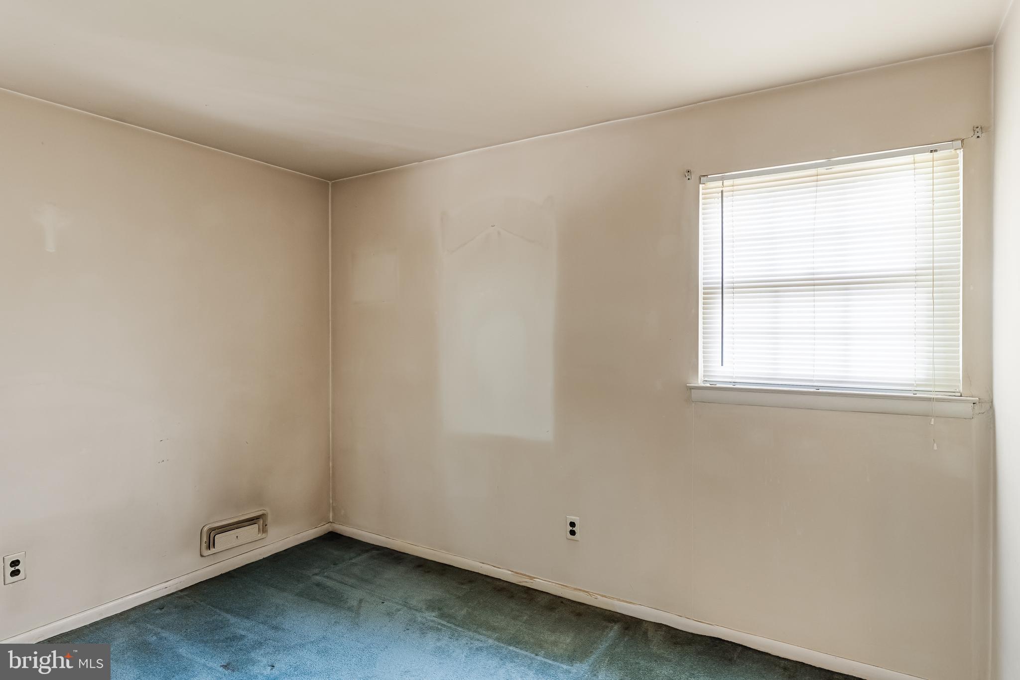 28 Elmgate Road Marlton, NJ 08053 - Photo 21 of 25 an empty room with a window