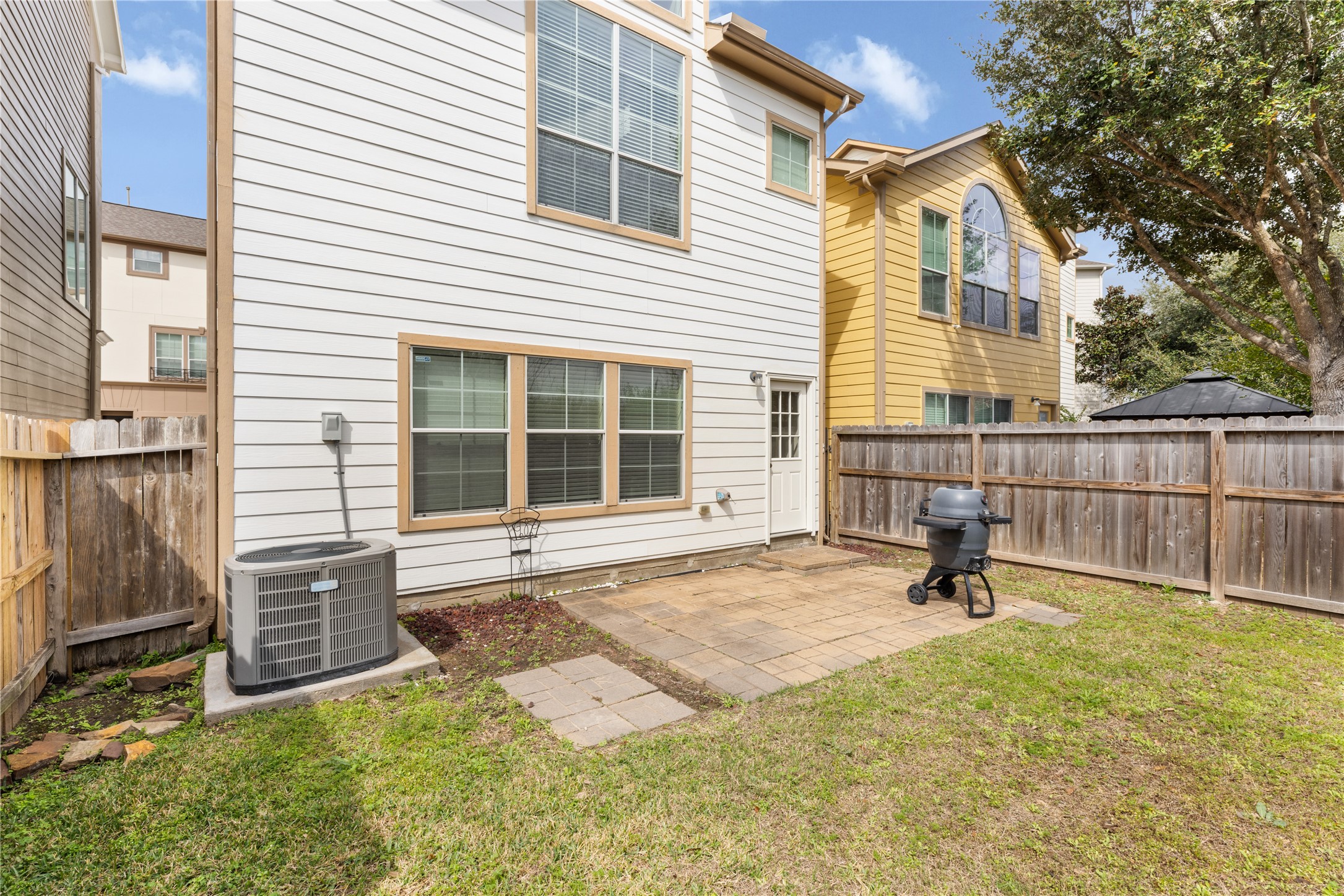 3334 Clearview Villa Way Houston, TX 77025 - Photo 27 of 35 Private back yard. No back yard neighbors.