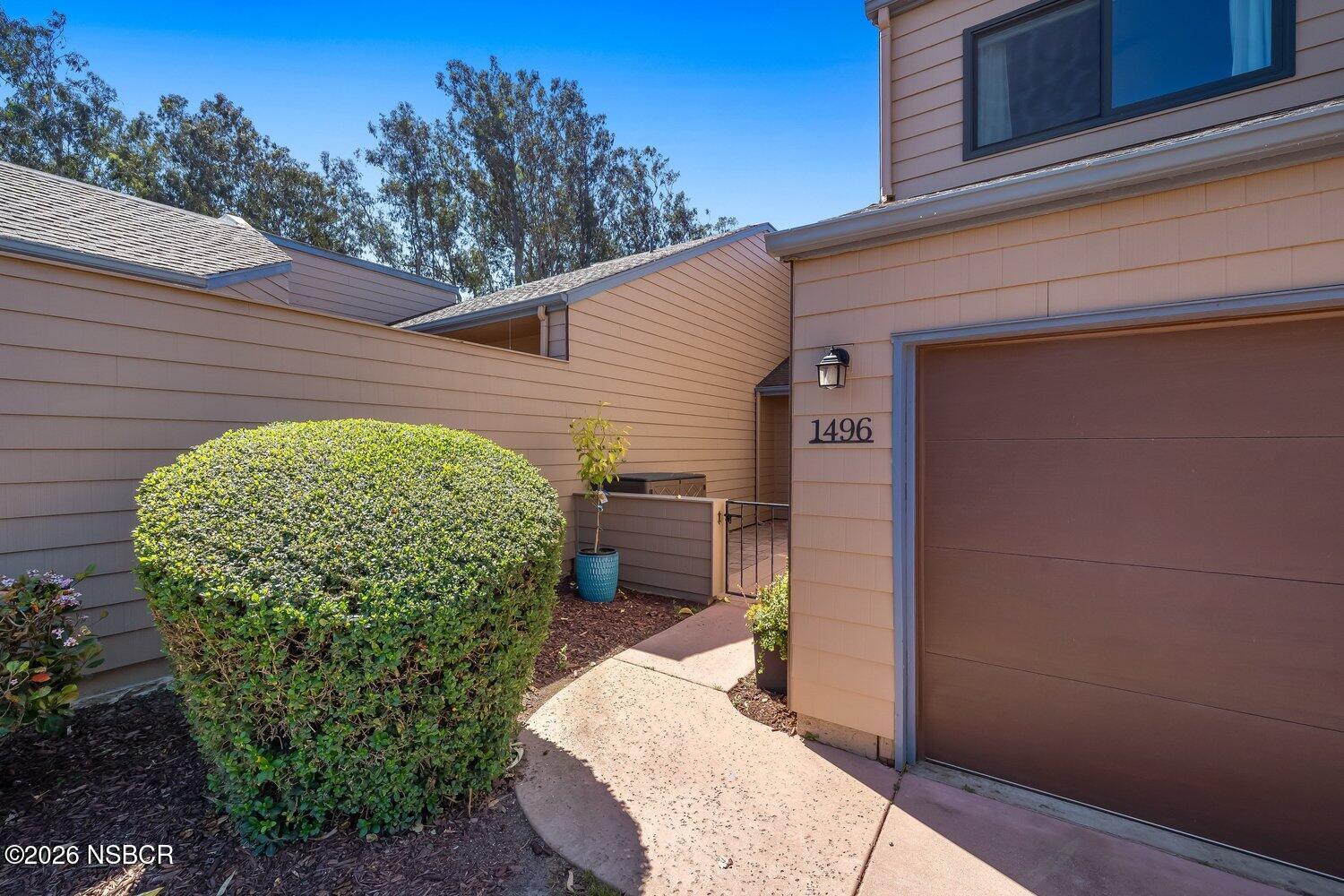 1496 Oakridge Park Road Santa Maria, CA 93455 - Photo 2 of 62 002_aspectvisuals_1496oakridgepark_02_20