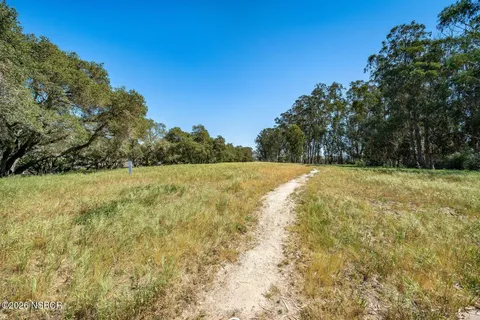$559,000 | 1496 Oakridge Park Road, Santa Maria, CA 93455