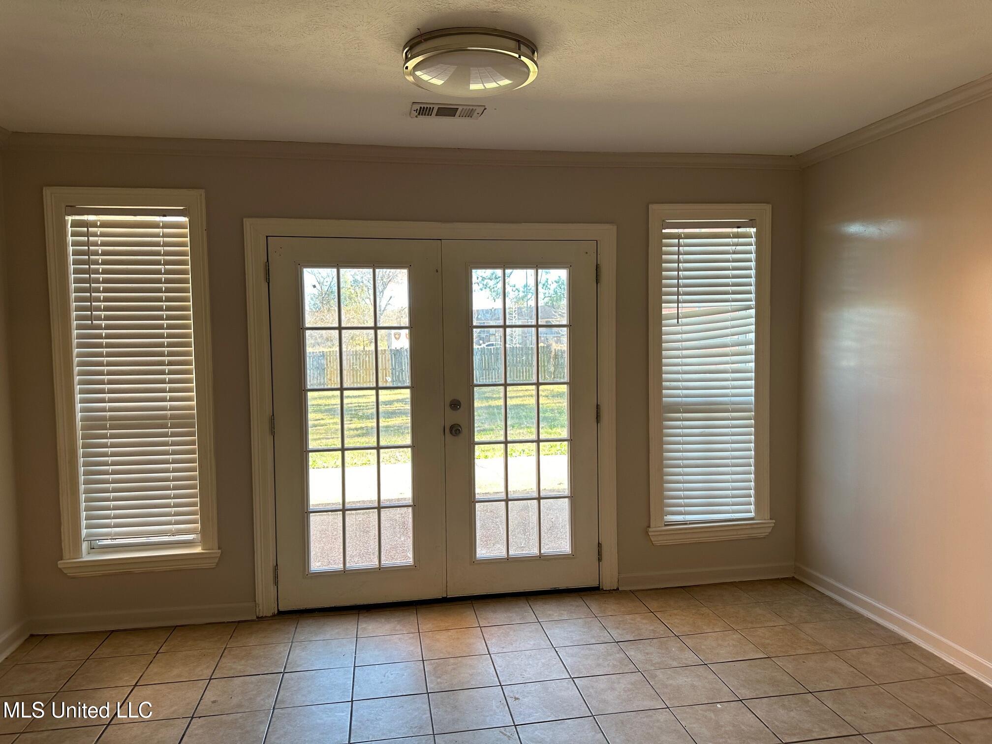 133 Berryman Road Vicksburg, MS 39180 - Photo 3 of 10 IMG_2036