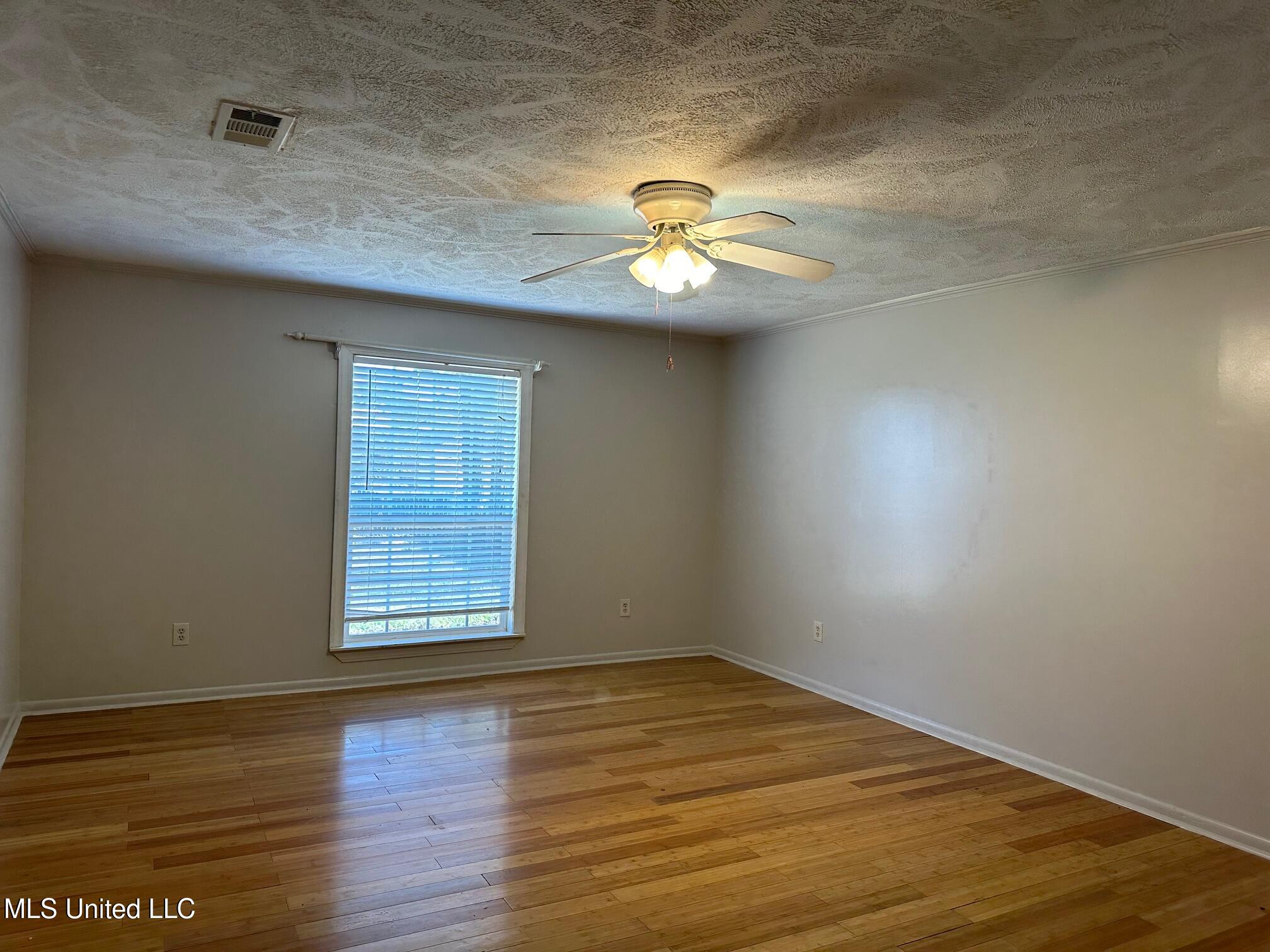 133 Berryman Road Vicksburg, MS 39180 - Photo 5 of 10 IMG_2037