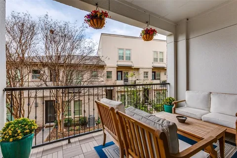 $549,000 | 7333 Valley View Lane, Unit 502, Dallas, TX 75240