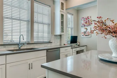 $549,000 | 7333 Valley View Lane, Unit 502, Dallas, TX 75240