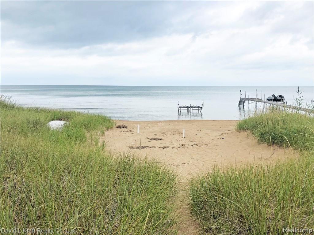 4726 Port Austin Road Caseville, MI 48725 - Photo 29 of 32 4726PtAustinBeachN.jpg