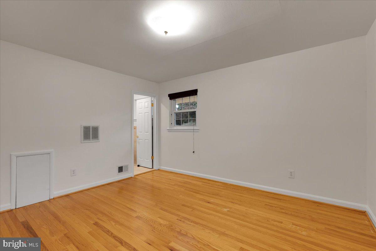 10922 Inwood Avenue Silver Spring, MD 20902 - Photo 16 of 41 Master Bedroom