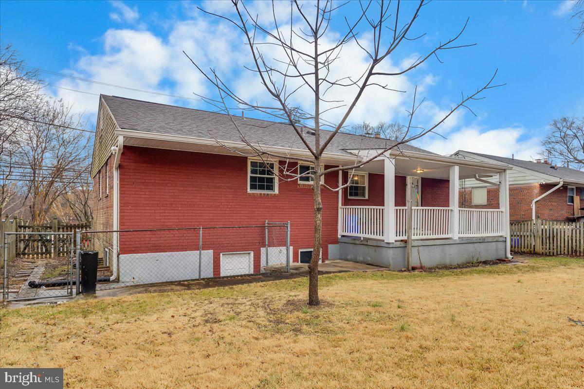 10922 Inwood Avenue Silver Spring, MD 20902 - Photo 41 of 41 Exterior rear