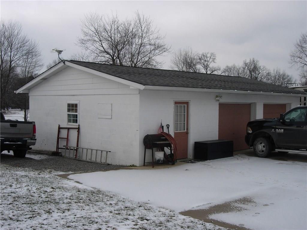 2610 Old Pittsburgh Road New Castle, PA 16101 - Photo 4 of 23 Detached garage with adjoining kit,setting area &full bath