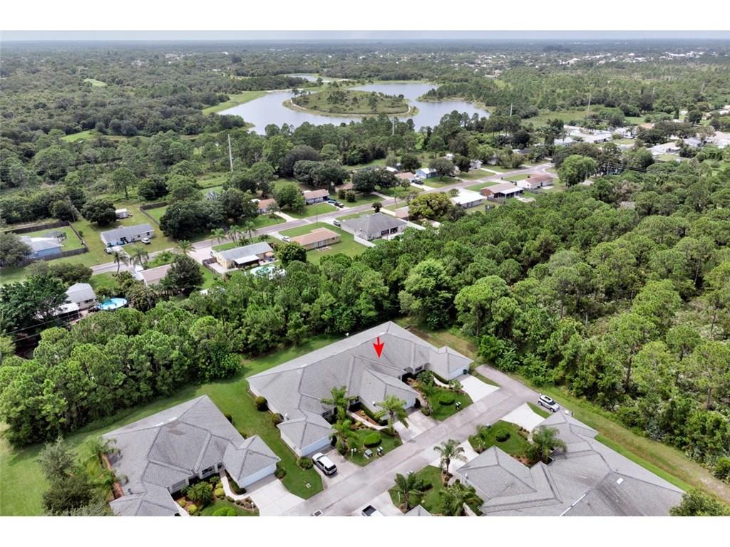 135 Maggie Way Sebastian, FL 32958 - Photo 4 of 36