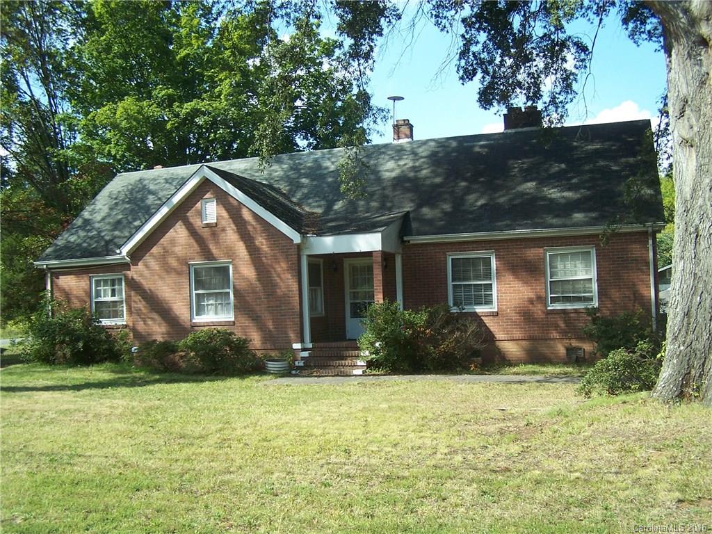 13330 Stumptown Road Huntersville, NC 28078 - Photo 2 of 8 a front view of house with yard and green space
