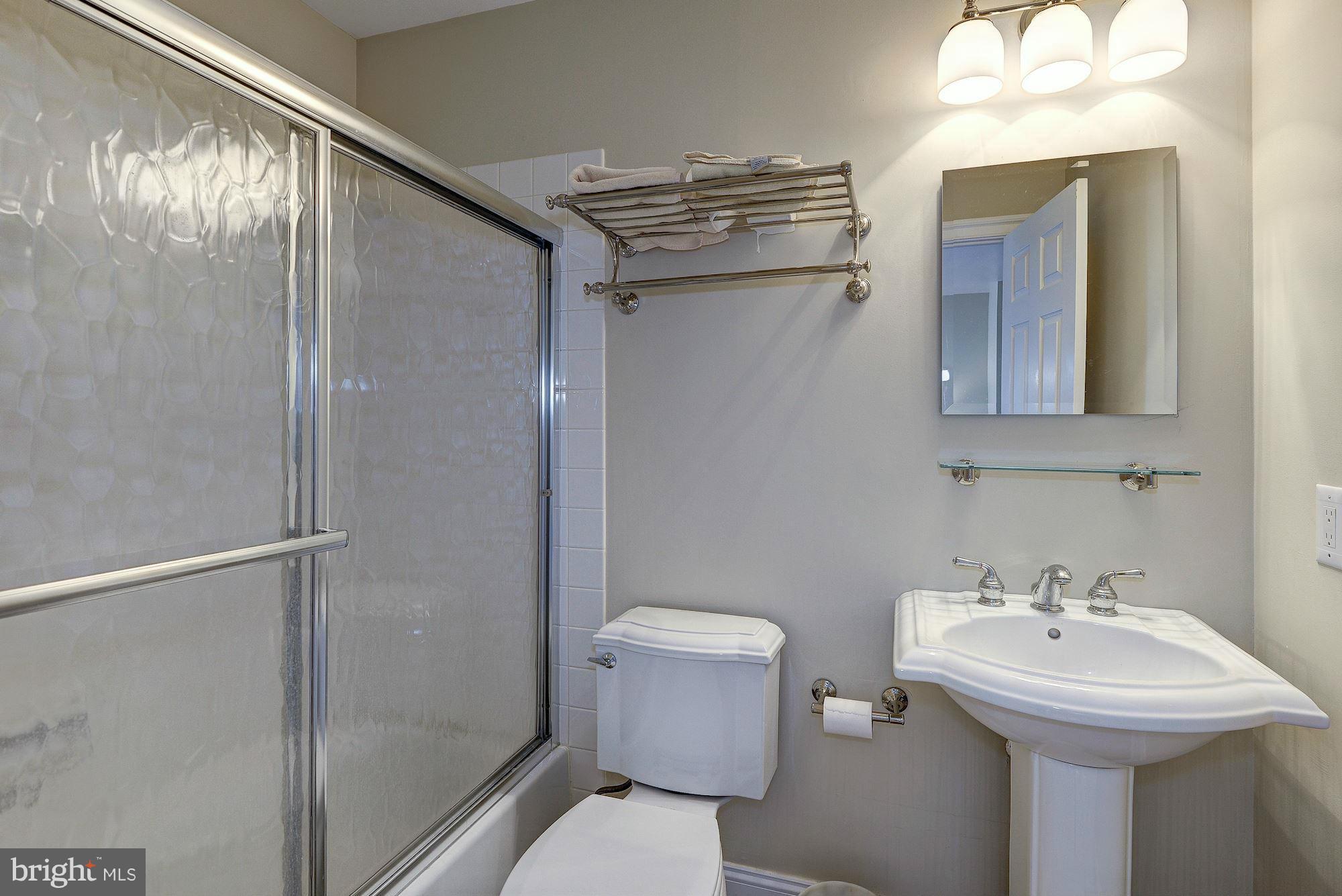 3100 Saddle Crest Lane Oakton, VA 22124 - Photo 18 of 30 Bedroom 1 En Suite bath