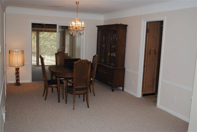 160 Ridgemont Road Grosse Pointe, MI 48236 - Photo 9 of 17 31031697-9.JPG