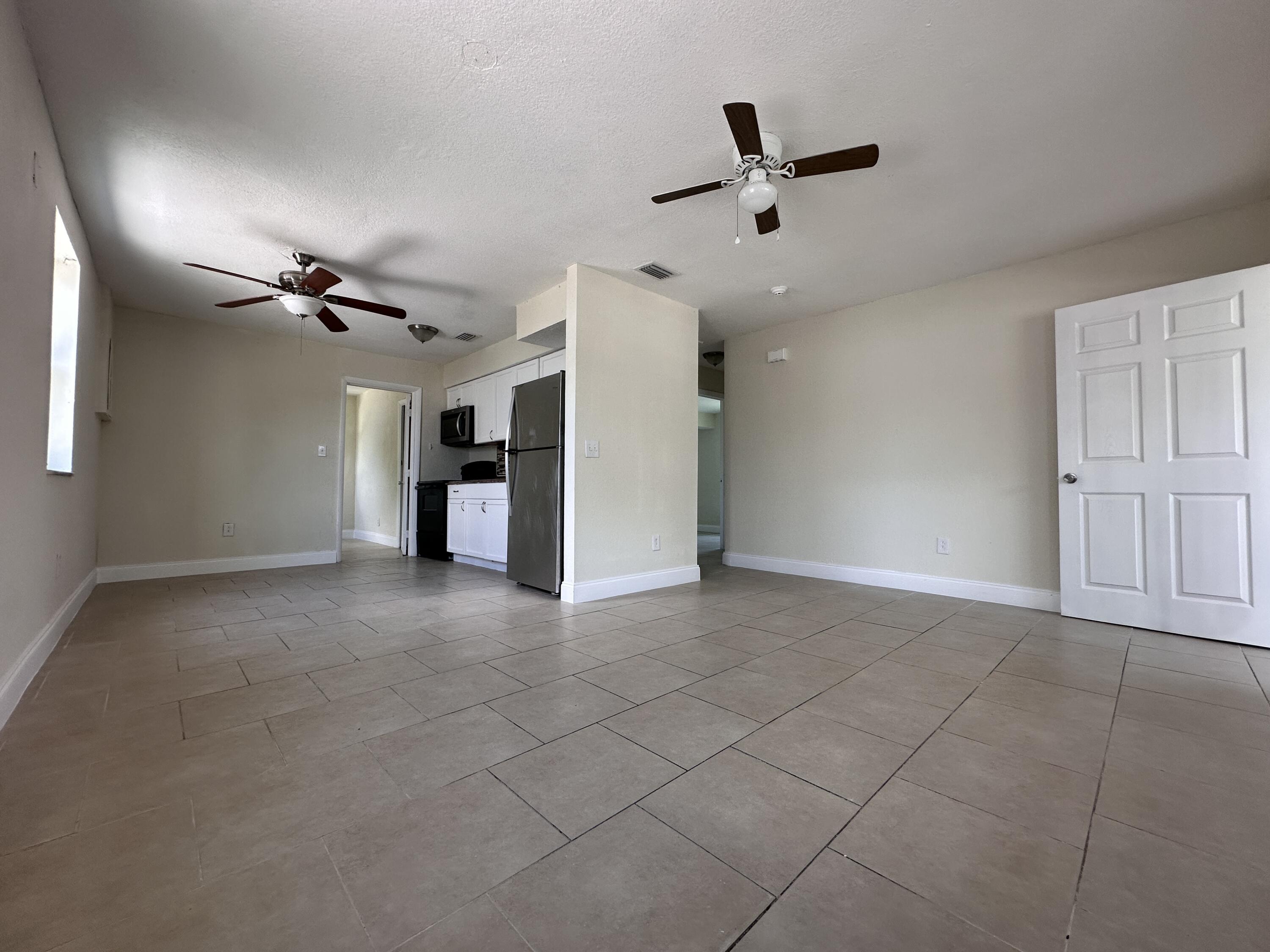 840 West 1st Street Riviera Beach, FL 33404 - Photo 11 of 24 Living