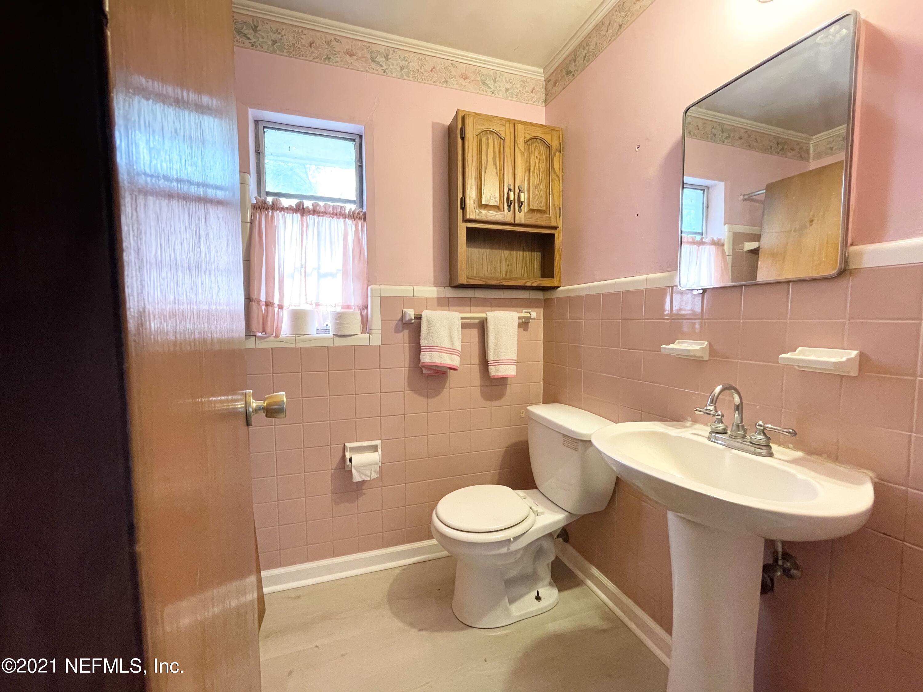 6010 Firestone Road Jacksonville, FL 32244 - Photo 13 of 20 Hall Bath