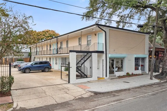 $1,100 | 4815 Magazine Street, Unit 9, New Orleans, LA 70115