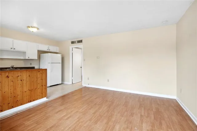 $1,100 | 4815 Magazine Street, Unit 9, New Orleans, LA 70115