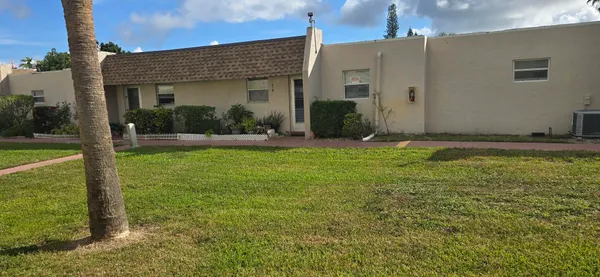 $1,350 | 300 Bonnie Boulevard, Unit 144, Palm Springs, FL 33461