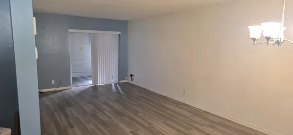 $1,350 | 300 Bonnie Boulevard, Unit 144, Palm Springs, FL 33461
