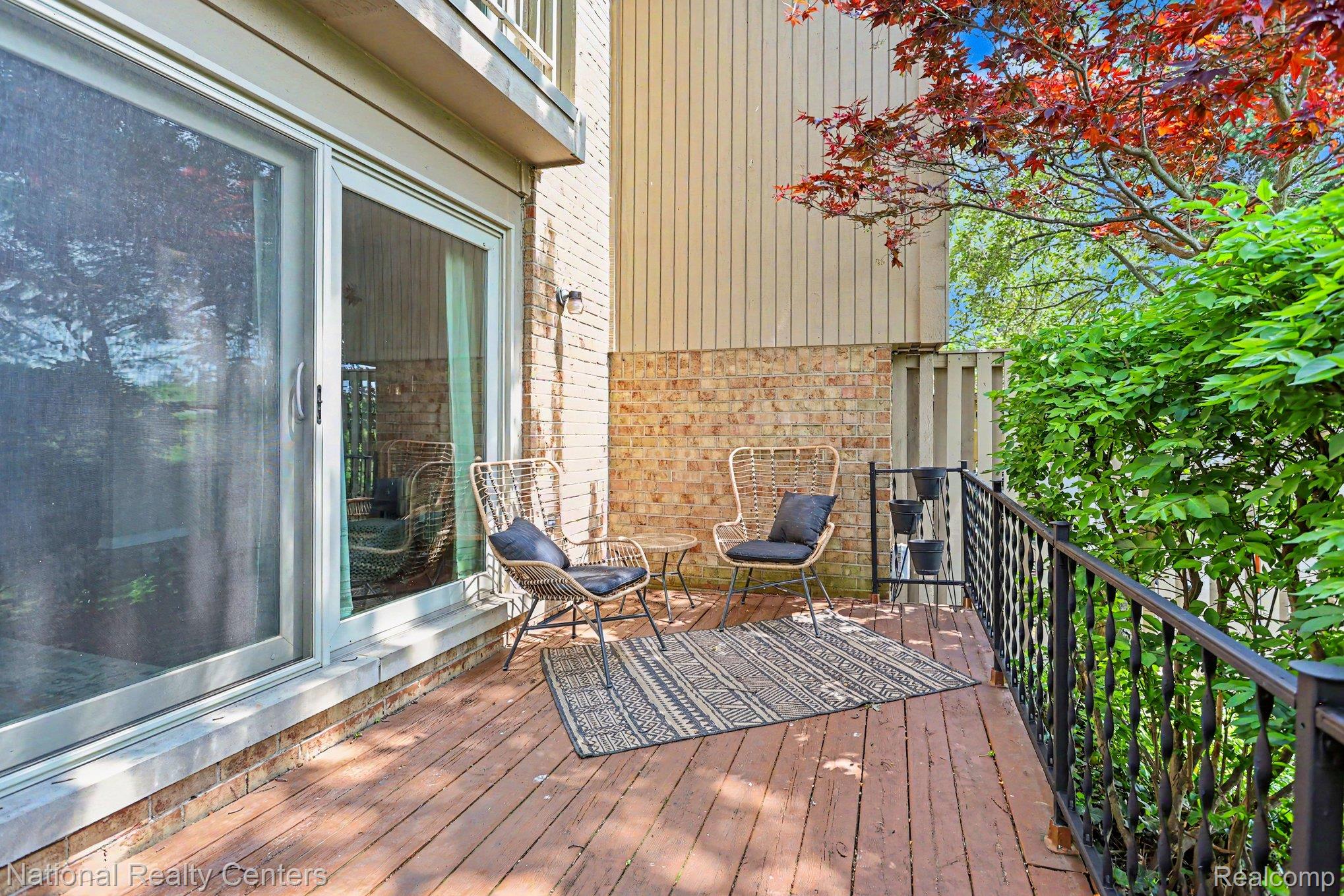 753 Oak Brook Ridge Drive Rochester, MI 48307 - Photo 10 of 18 file_7060.jpg