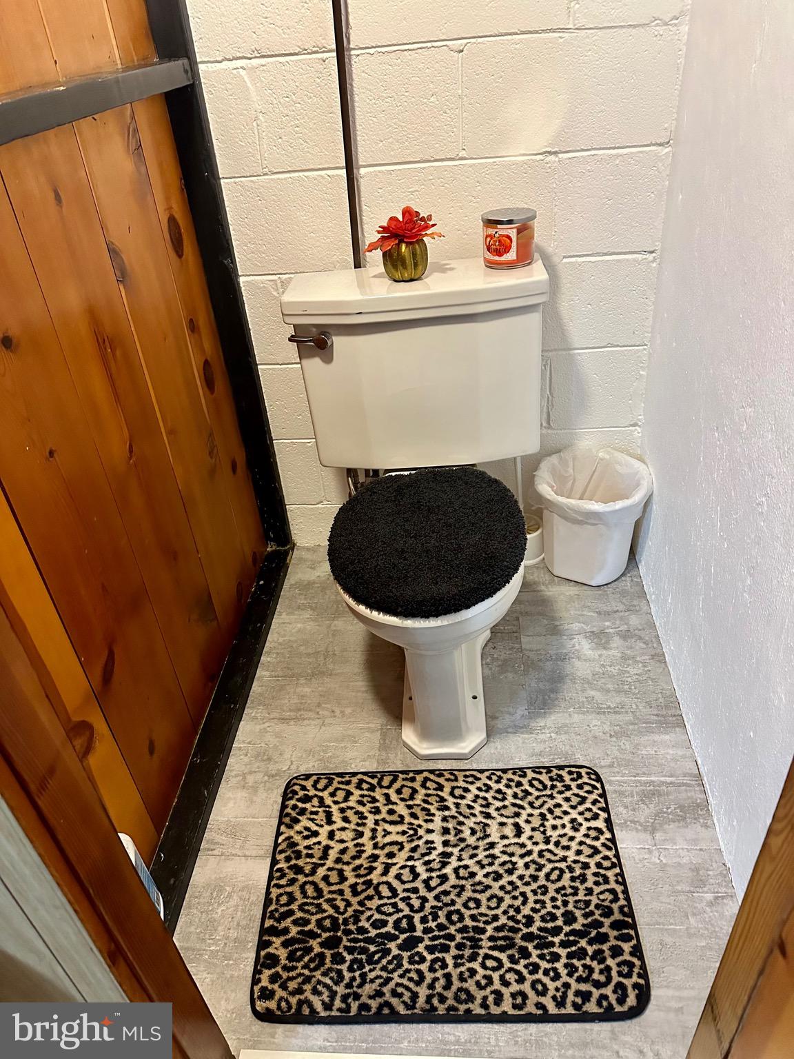 1712 Stokesley Road, Unit 1712 Dundalk, MD 21222 - Photo 20 of 29 Flush